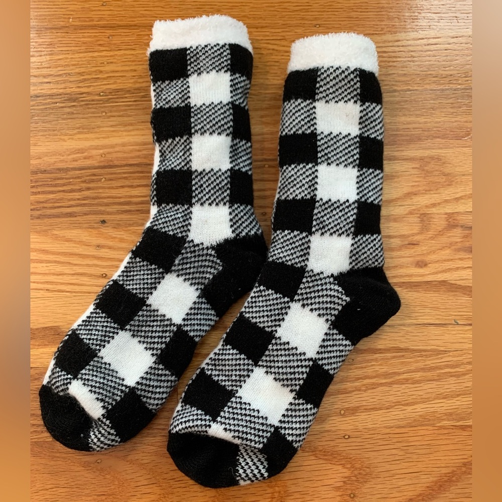 🎉Host Pick🎉 NWOT Black White Checkered Checkerboard Fuzzy Socks